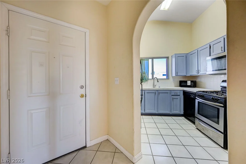 900 Heavenly Hills, Las Vegas, NV 89145