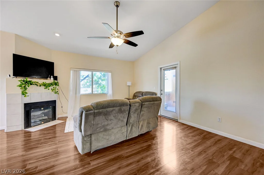 900 Heavenly Hills, Las Vegas, NV 89145