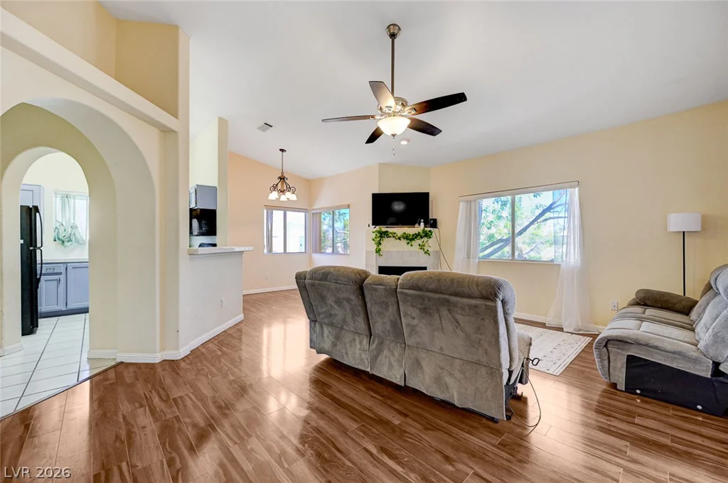 900 Heavenly Hills, Las Vegas, NV 89145