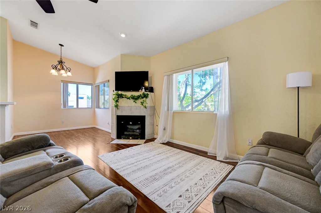 900 Heavenly Hills, Las Vegas, NV 89145