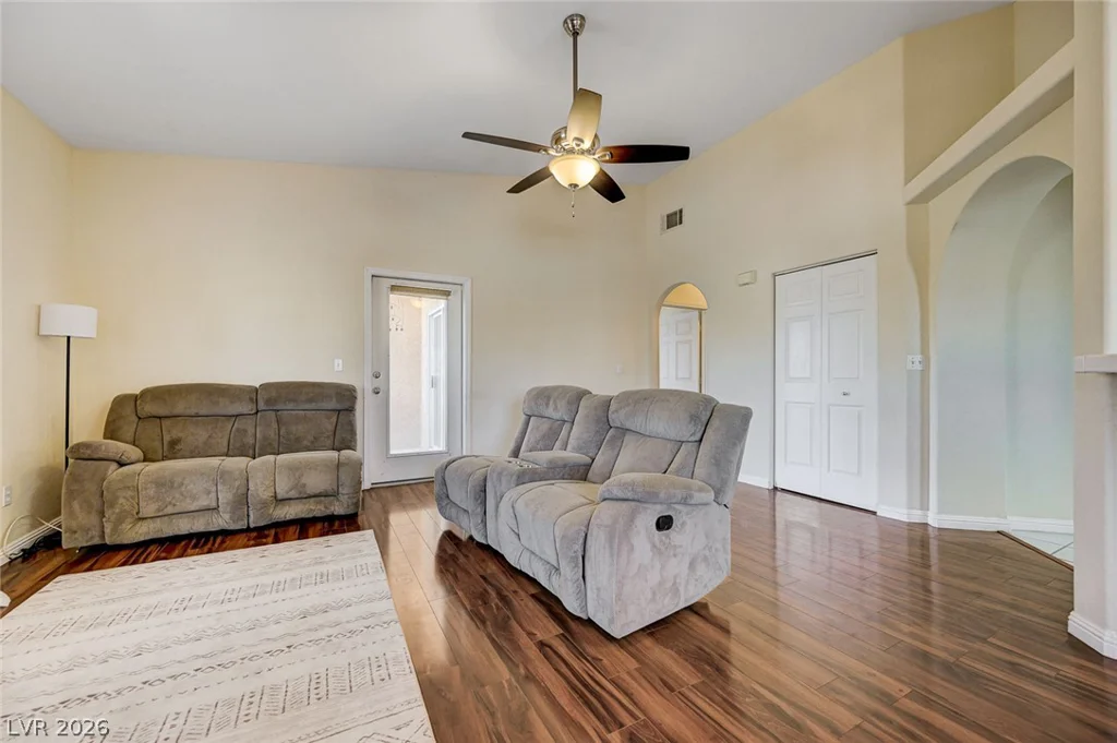 900 Heavenly Hills, Las Vegas, NV 89145