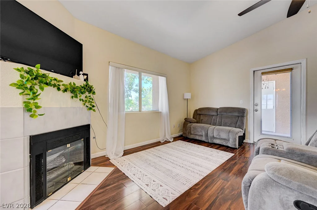 900 Heavenly Hills, Las Vegas, NV 89145