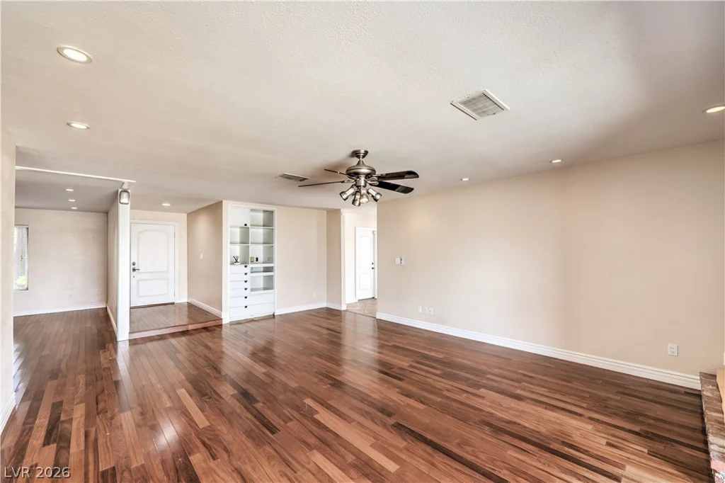 2617 YARDLEY, Las Vegas, NV 89102