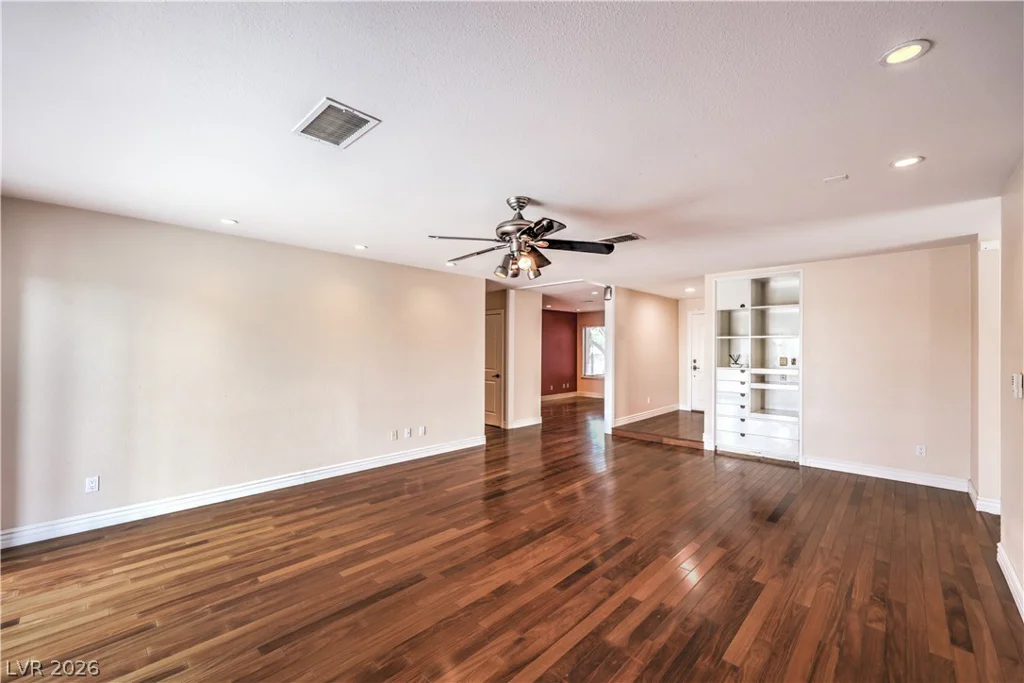 2617 YARDLEY, Las Vegas, NV 89102