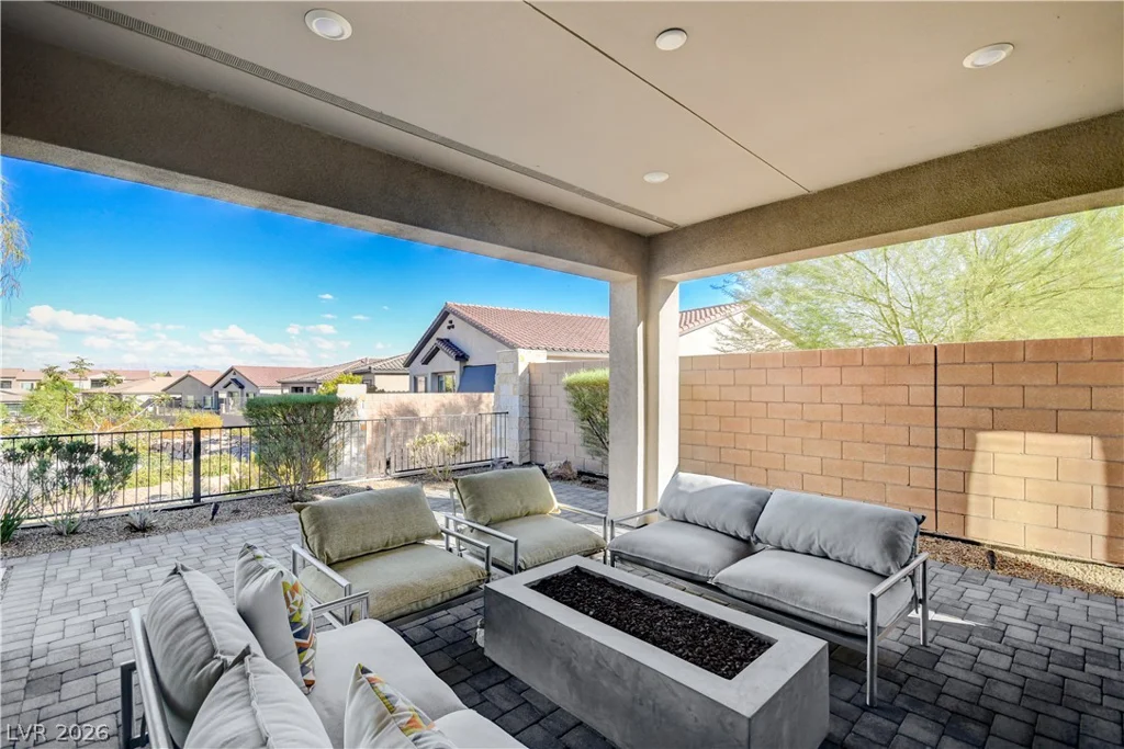 22 Desert Ivy, Henderson, NV 89011