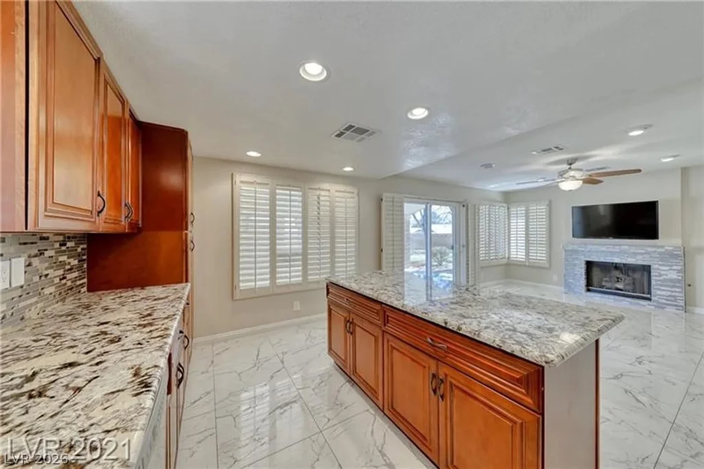 6729 Airdale, Las Vegas, NV 89103