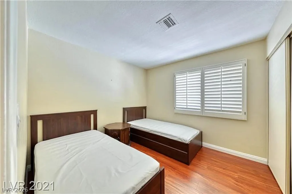 6729 Airdale, Las Vegas, NV 89103