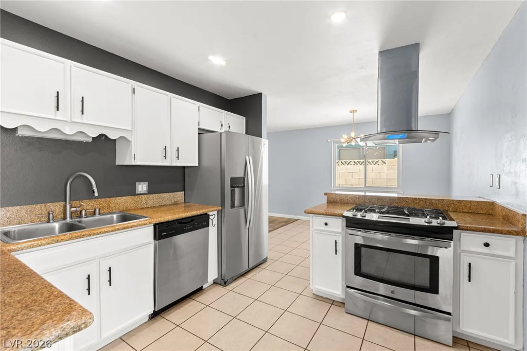 6517 Aberdeen, Las Vegas, NV 89107
