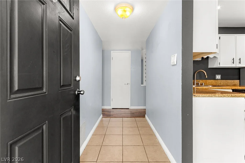 6517 Aberdeen, Las Vegas, NV 89107