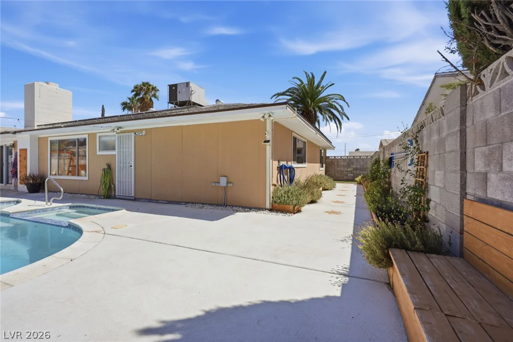 140 Sam Jonas, Las Vegas, NV 89145