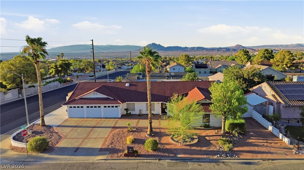 100 Highland, Henderson, NV 89015