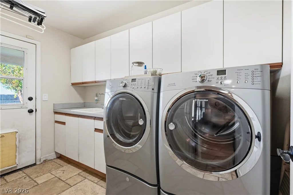 100 Highland, Henderson, NV 89015