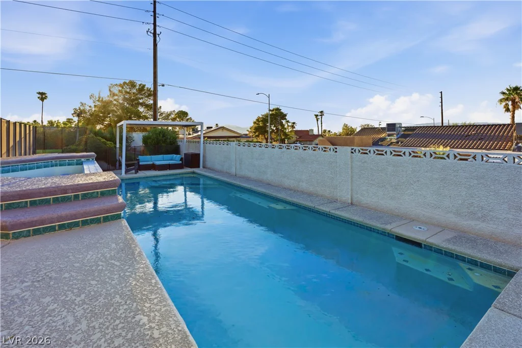 100 Highland, Henderson, NV 89015