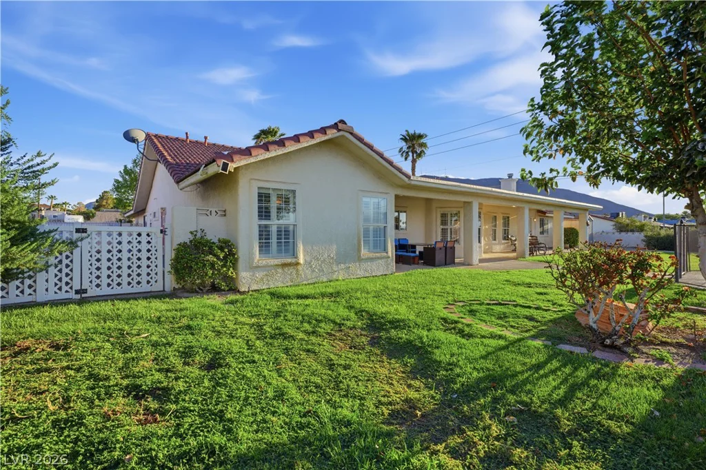 100 Highland, Henderson, NV 89015