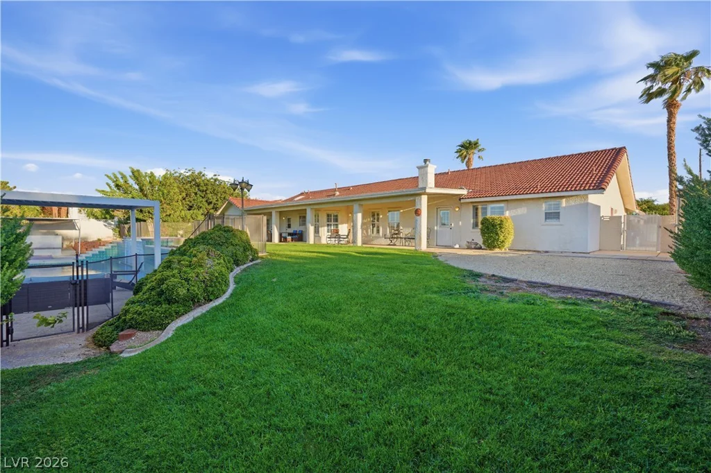 100 Highland, Henderson, NV 89015