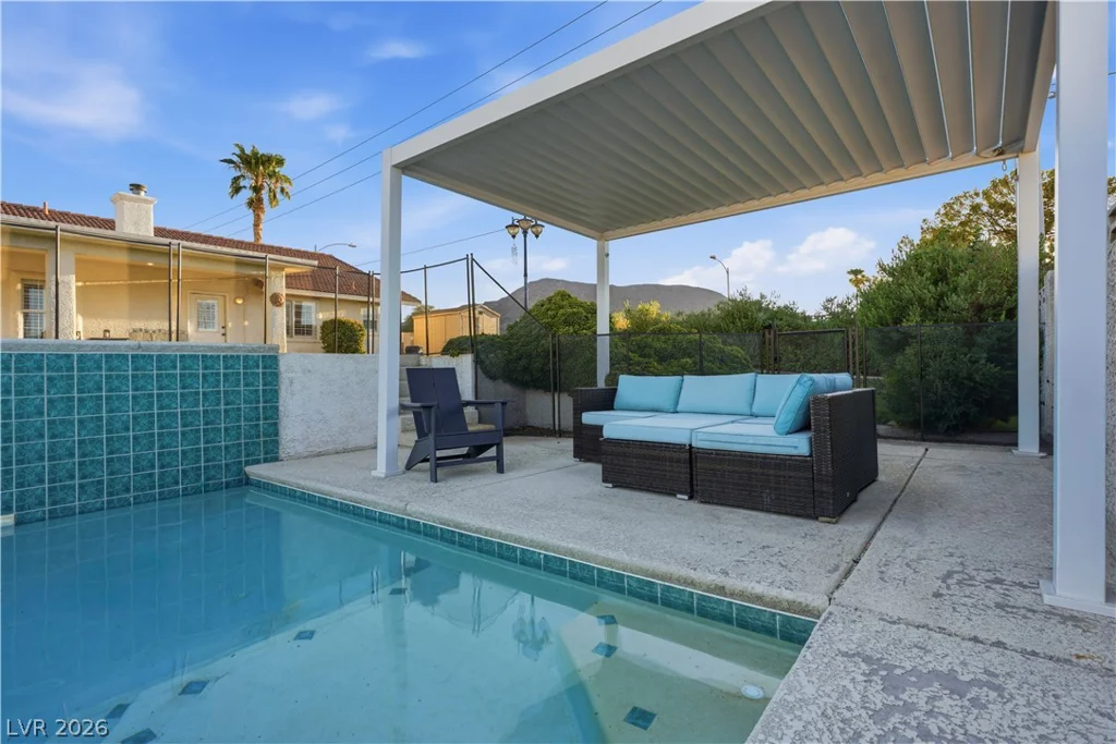 100 Highland, Henderson, NV 89015
