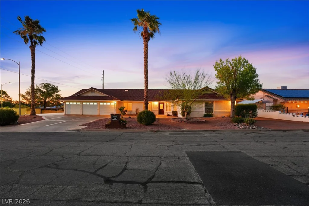 100 Highland, Henderson, NV 89015