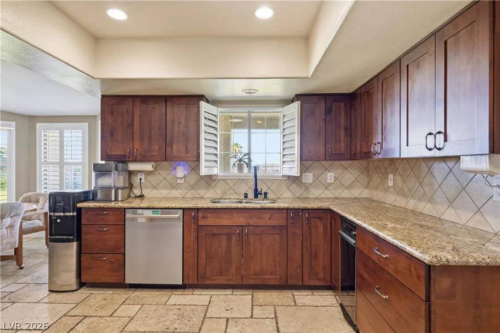 100 Highland, Henderson, NV 89015