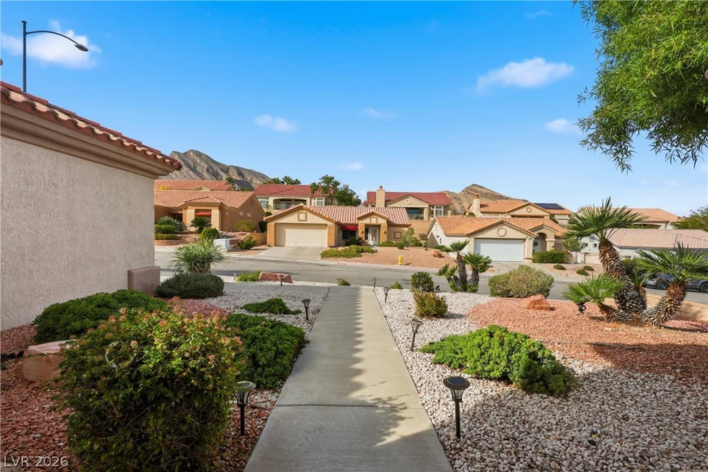 10713 Paradise Point, Las Vegas, NV 89134