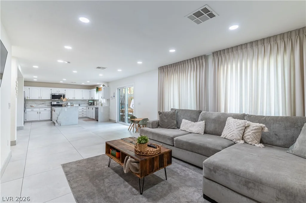 10008 Garamound, Las Vegas, NV 89117