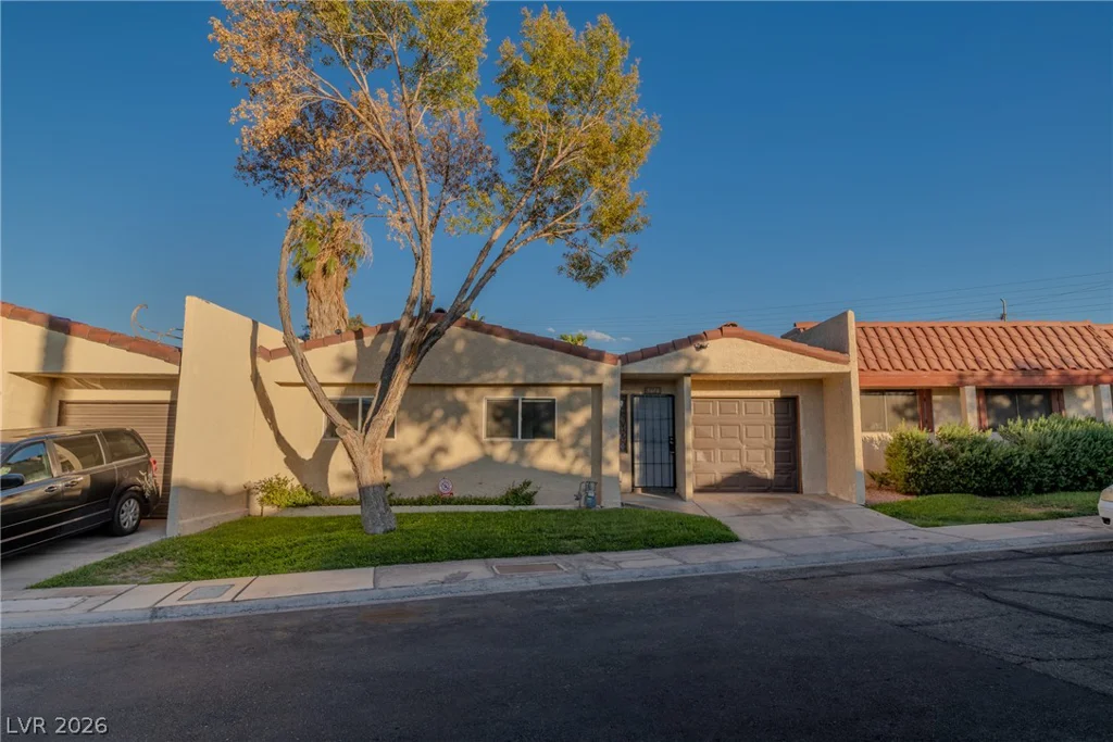 5676 Hobble Creek, Las Vegas, NV 89120