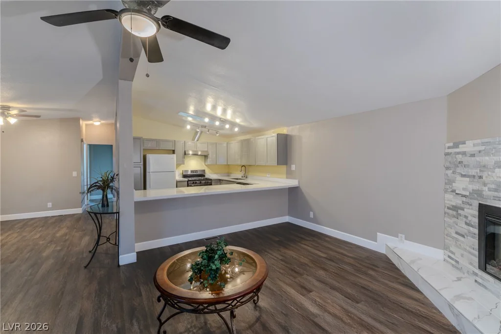 5676 Hobble Creek, Las Vegas, NV 89120