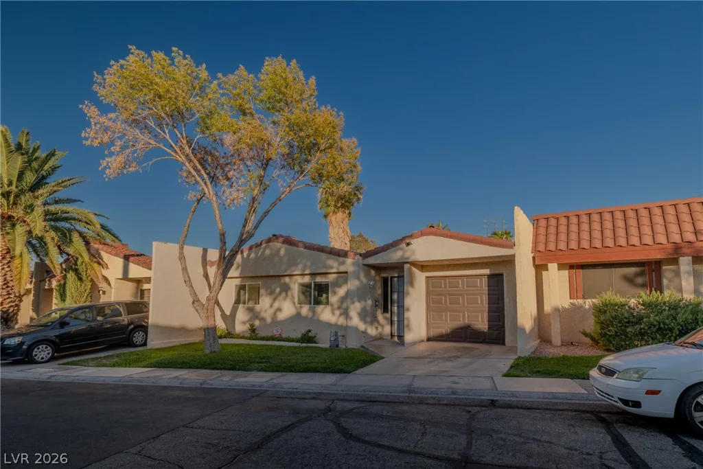 5676 Hobble Creek, Las Vegas, NV 89120