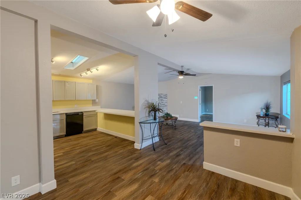 5676 Hobble Creek, Las Vegas, NV 89120