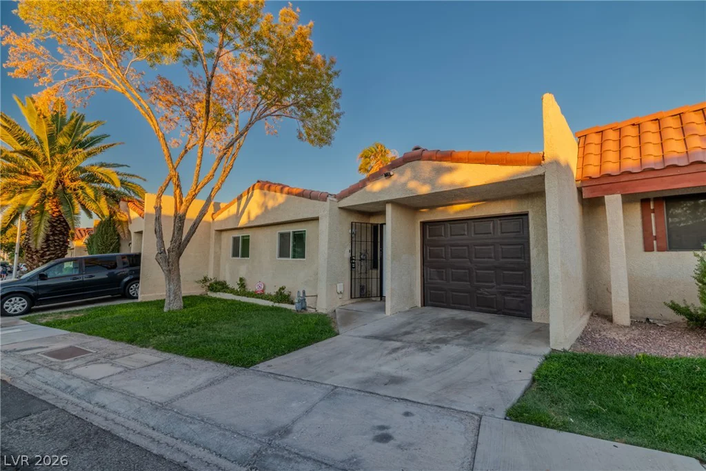5676 Hobble Creek, Las Vegas, NV 89120