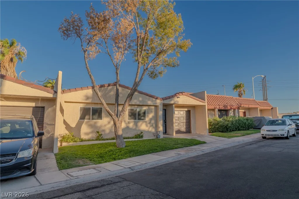 5676 Hobble Creek, Las Vegas, NV 89120