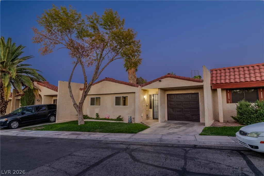 5676 Hobble Creek, Las Vegas, NV 89120