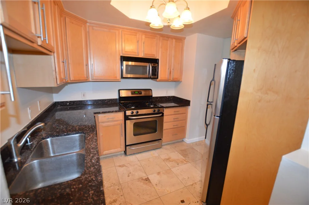 270 Flamingo, Las Vegas, NV 89169