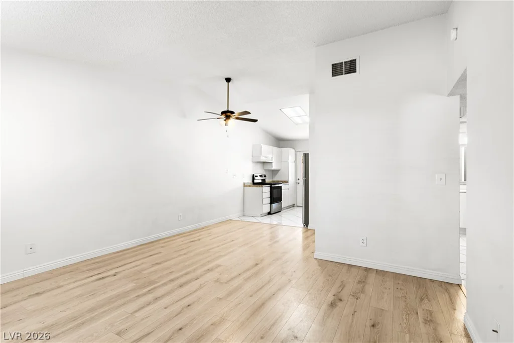 4274 Rollingstone, Las Vegas, NV 89103
