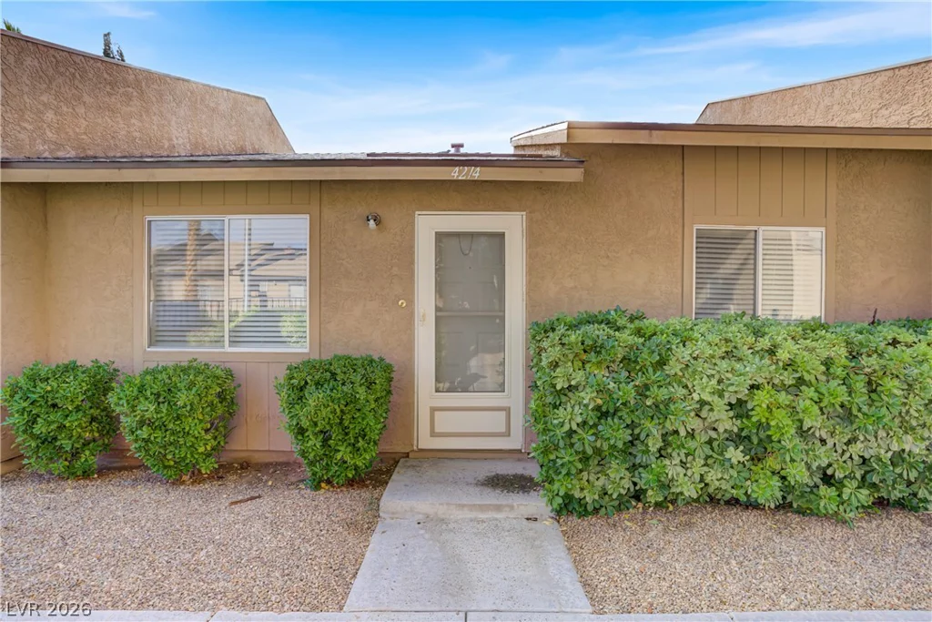 4274 Rollingstone, Las Vegas, NV 89103