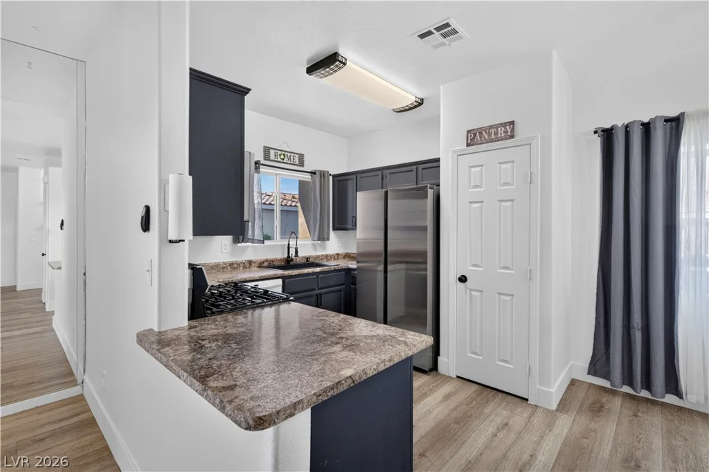 3250 Mystic Ridge, Las Vegas, NV 89129