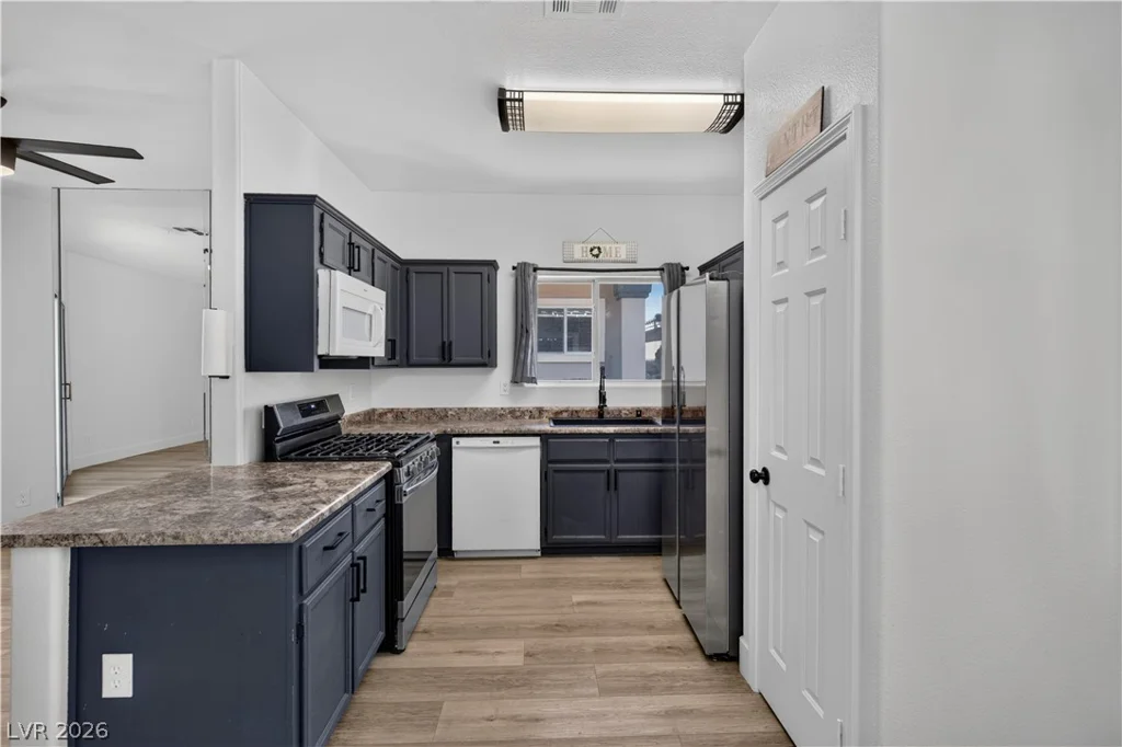 3250 Mystic Ridge, Las Vegas, NV 89129