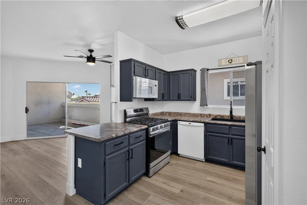 3250 Mystic Ridge, Las Vegas, NV 89129