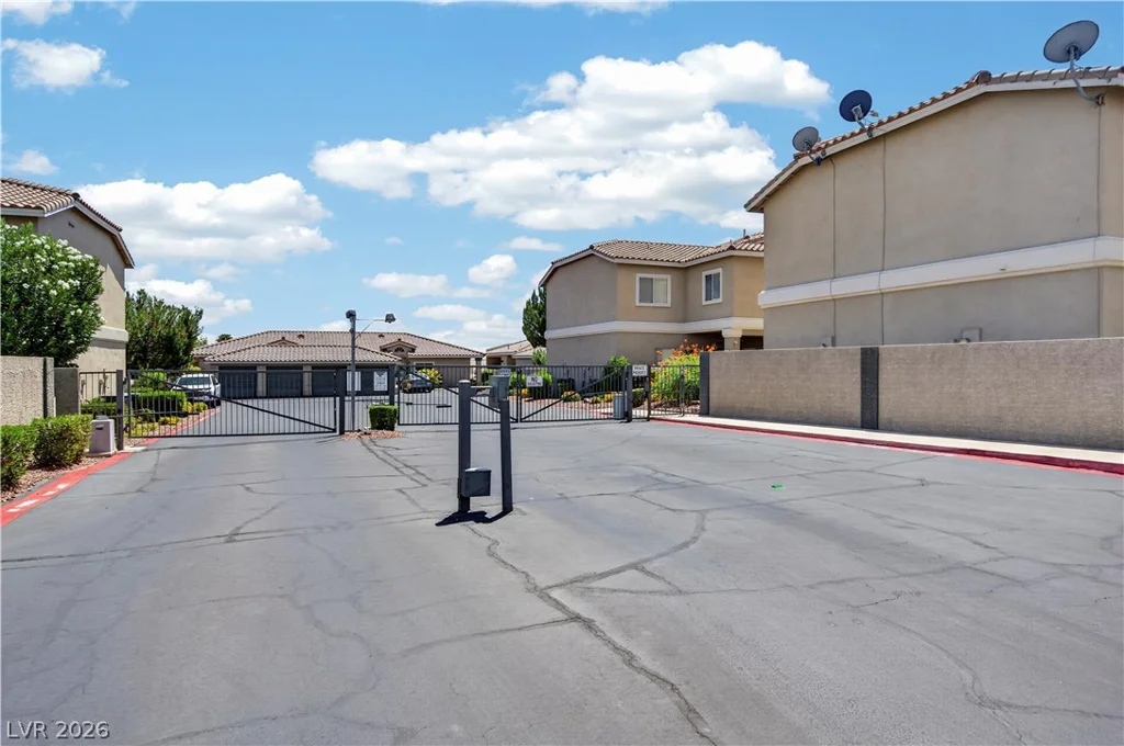 3250 Mystic Ridge, Las Vegas, NV 89129
