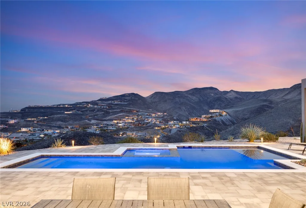 668 Dragon Peak, Henderson, NV 89012