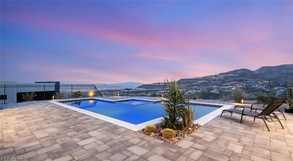 668 Dragon Peak, Henderson, NV 89012