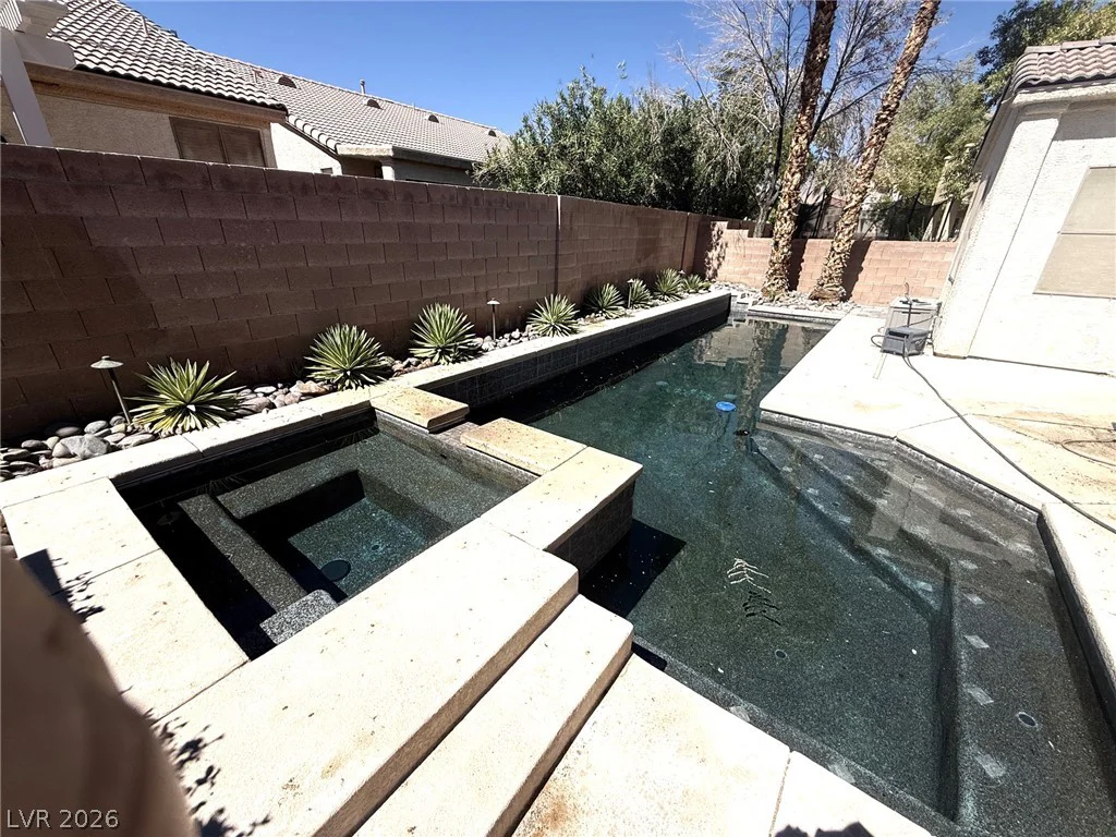 7545 Coral River, Las Vegas, NV 89131