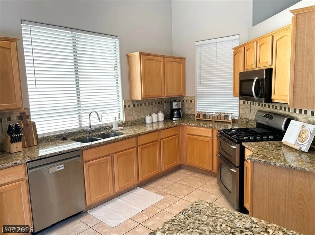7545 Coral River, Las Vegas, NV 89131