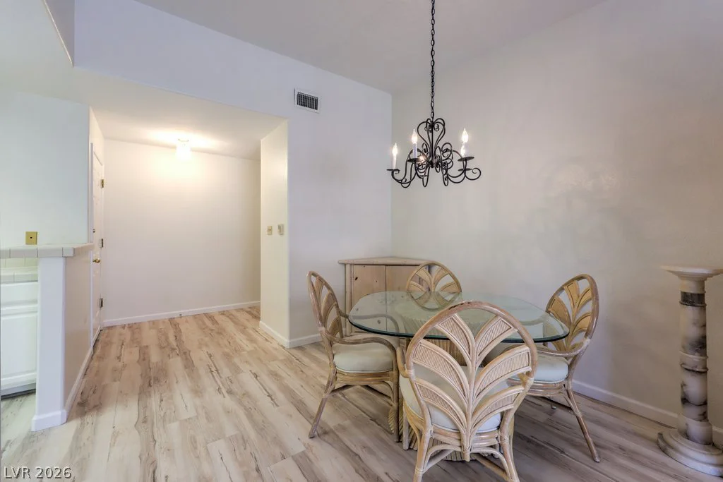 2851 Valley View, Las Vegas, NV 89102