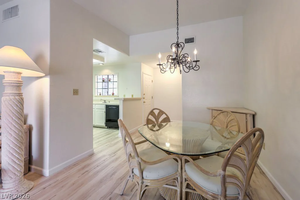 2851 Valley View, Las Vegas, NV 89102