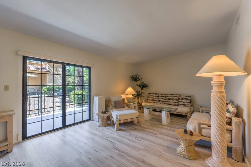 2851 Valley View, Las Vegas, NV 89102