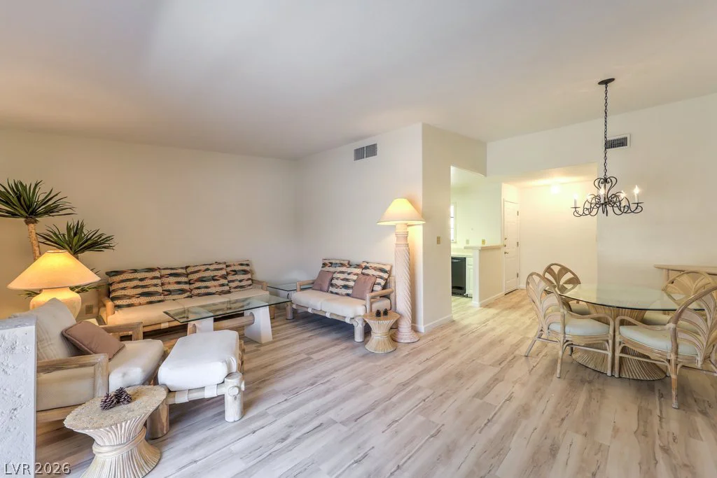 2851 Valley View, Las Vegas, NV 89102