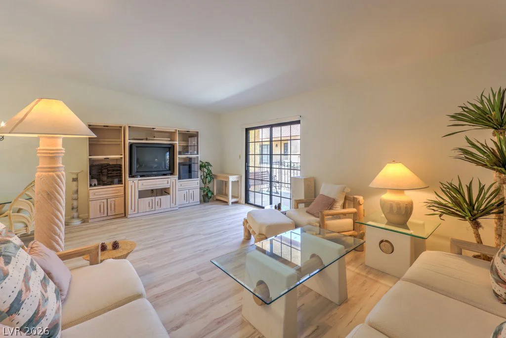 2851 Valley View, Las Vegas, NV 89102