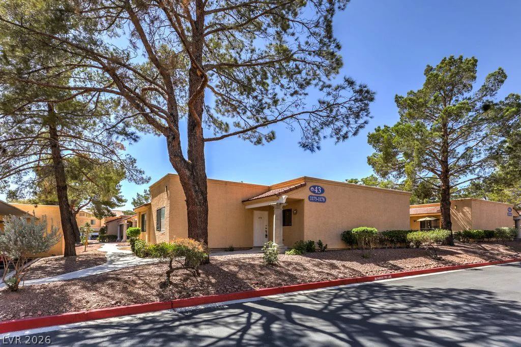 2851 Valley View, Las Vegas, NV 89102