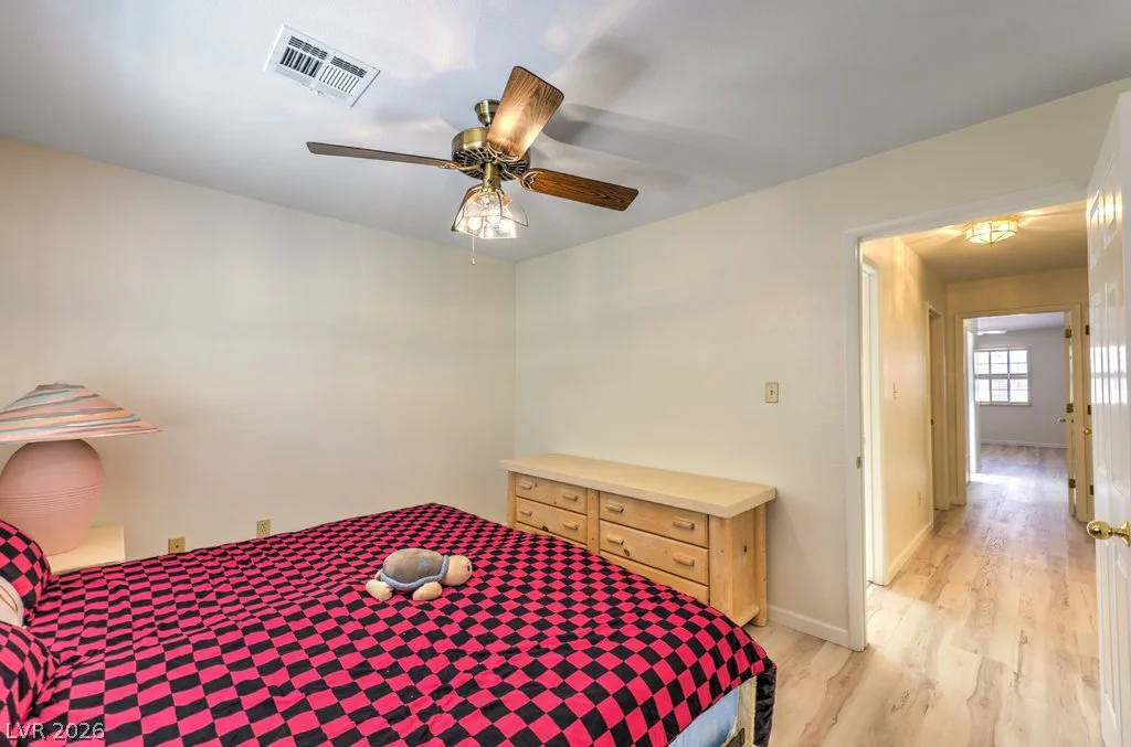 2851 Valley View, Las Vegas, NV 89102