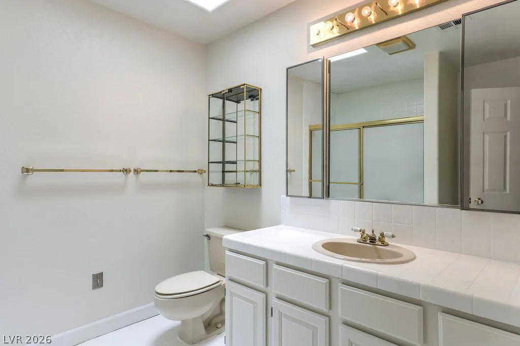 2851 Valley View, Las Vegas, NV 89102